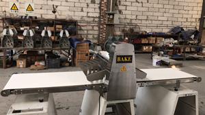 Pain Ce table électrique pâtisserie Table Top manuel Croissant Mini pâte Sheeter Machine rouleau petit 220V pour un usage domestique - Product Image 4