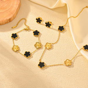 Collar de Trébol de Oro de 18K para Mujer, Resistente al Agua, Doble Cara, con 5 Tréboles de Hojas Negras y Verdes, Colgante de Moda de Acero Inoxidable - Product Image 2