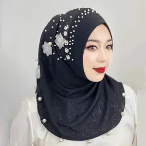 Wholesale Ready to Wear Hijab Plain Ladies Muslim Women Premium Tudung Shawl Hand Beaded Pearl Flowers Instant Hijab Bergo Scarf