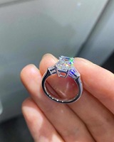 Approvisionnement direct usine Bague de fiançailles en argent sterling 925 plaqué or avec moissanite taille émeraude sertie à griffes certifiée GRA Tendance