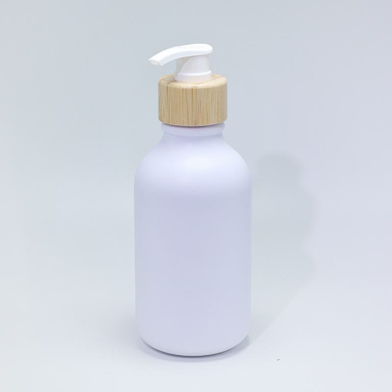 ขวดสีขาว + ปั๊มสีดำ