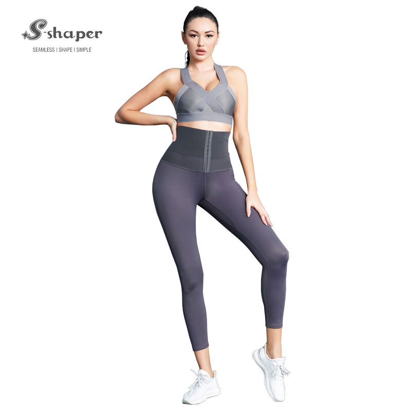 สีเทาอมม่วง