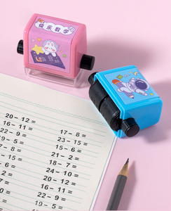 Fournitures pour enseignants Timbres <span class=keywords><strong>de</strong></span> pratique pédagogique Addition Soustraction <span class=keywords><strong>Math</strong></span> Stamp Number Rolling Teacher Stamps - Product Image 4
