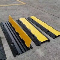 Protector de cable de silicona con gestión de goma de tope de velocidad de arranque de piso de 3 cables para protección