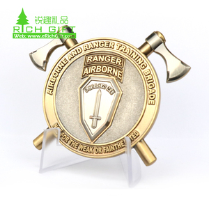 Ouvre-bouteille Challenge Coins Épée <span class=keywords><strong>et</strong></span> <span class=keywords><strong>bouclier</strong></span> australiens personnalisés avec enveloppe de poche en PVC Pièce de défi en métal argenté émail dur - Product Image 2