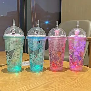 Copo de água de palha melodia de plástico com tampa dos desenhos animados beber garrafa de gelo LED Kuromi copos de água gelada para crianças