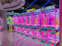 En gros personnalisé directement fournir de petits jouets Mini poupée Machine parc d'attractions centre de jeux Machine à griffes de levage à pièces
