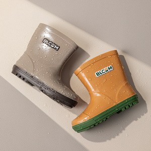 Bottes de pluie pour enfants, chaussures d'eau pour enfants, mi-mollet, rembourrées, chaudes, en caoutchouc, antidérapantes, matériau respectueux de l'environnement - Product Image 6