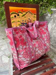 Bolso de Mano Acolchado de Algodón con Estampado de Bloques, Diseño Espacioso y Suave para Uso Diario, Viajes y Compras - Product Image 2