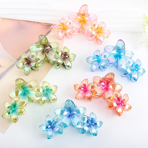 Fermaglio per capelli in plastica hawaiana da donna con fermaglio per mezza presa da spiaggia estiva a forma di squalo con tre disegni floreali che usano quotidianamente regali - Product Image 4