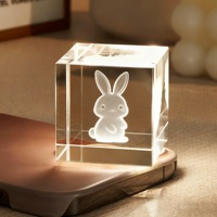 HBL personnalisé 6cm 8cm 3D boule de cristal Led Base en bois USB lampe animaux marins Table lumineuse bureau décor à la maison