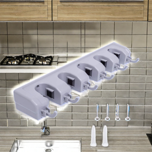 Organizador de herramientas de jardín montado en la pared Soporte de escoba para rastrillo o manijas de fregona Sistema de almacenamiento de <span class=keywords><strong>armario</strong></span> o garaje Elimina el desorden - Product Image 4