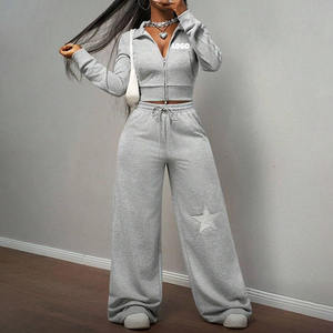 Set Due Pezzi Personalizzato con Logo per Donna, Tuta con Felpa con Cappuccio e Doppia Zip, Completo Personalizzato con Felpa e Pantaloni a Doppia Cerniera per Donna - Product Image 1