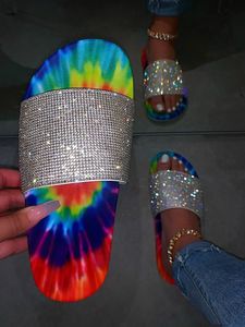 Sandales plates décontractées d'été pour femmes, taille 44, effet arc-en-ciel scintillant, avec strass néon, antidérapantes, larges, pour le travail - Product Image 3