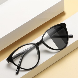 Nhà Máy Outlet photochromic chống ánh sáng màu xanh Kính người đàn ông phụ nữ Kính mắt Frames Cat Eye <span class=keywords><strong>Color</strong></span> Changing kính quang học - Product Image 1