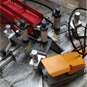Machine de découpe et de chanfreinage d'angle en aluminium pour cadre <span class=keywords><strong>photo</strong></span> automatisé - Product Image 4