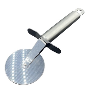 El cortador de <span class=keywords><strong>pizza</strong></span> de acero inoxidable es adecuado para <span class=keywords><strong>pizza</strong></span>, masa de pastel, galletas y gofres - Product Image 1
