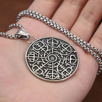2024 personnalisé en gros Vintage garçons en acier inoxydable gothique nordique Viking bijoux boussole pendentif collier pour hommes