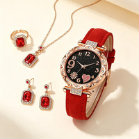Montre à quartz pour femme avec cadran rond de 33 mm, bracelet en PU, collier carré en strass, bague et boucles d'oreilles – Coffret cadeau