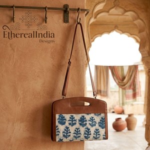 Sac pour ordinateur portable en coton imprimé indigo, sac fourre-tout de bureau structuré avec poignée en cuir, vente en gros, fournisseur d'exportation Inde - Product Image 2
