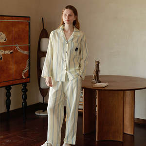 Ensemble de pyjama en pur coton brossé pour couples, imprimé rayé, poche, broderie panthère, vêtements de détente à manches longues amples et décontractés - Product Image 1