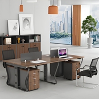 Ensemble de chaises de bureau modernes en bois; Poste de travail pour 4 à 6 personnes; Bureau en îlot avec finition résistante aux taches et gestion des câbles