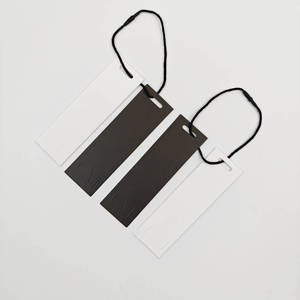Étiquettes suspendues et étiquettes en papier de luxe personnalisées avec logo en relief, prix d'usine, pour chaussures et vêtements, finition brillante écologique - Product Image 4