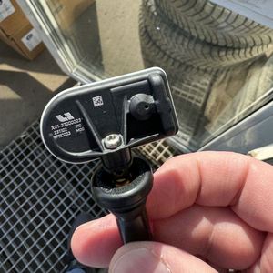 เซ็นเซอร์วัดแรงดันลมยางสำหรับรถยนต์ Ideal Lixiang L7/L8/L9 รุ่น X01-3700023 - Product Image 1