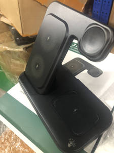 พับได้ 3 ใน 1 เครื่องชาร์จไร้สายขาตั้งโต๊ะสถานีชาร์จไร้สายสําหรับ <span class=keywords><strong>iPhone</strong></span> 15 14 13 สําหรับ Apple Watch <span class=keywords><strong>6</strong></span> 9 และ <span class=keywords><strong>Airpods</strong></span> 3 <span class=keywords><strong>2</strong></span> - Product Image 6