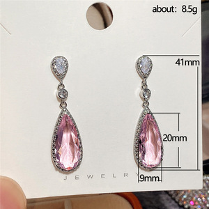 Orecchini Pendenti in Cristallo Rosa a Goccia per Donne 9x20mm Eleganti Accessori per Uso Quotidiano e Feste - Product Image 5