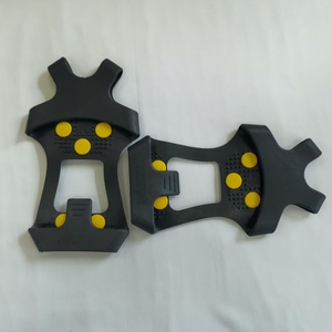 <span class=keywords><strong>Crampons</strong></span> à glace <span class=keywords><strong>Crampons</strong></span> de traction neige <span class=keywords><strong>pour</strong></span> <span class=keywords><strong>chaussures</strong></span> et bottes 10 goujons <span class=keywords><strong>Crampons</strong></span> à glace antidérapants <span class=keywords><strong>Crampons</strong></span> en caoutchouc Taille L - Product Image 4