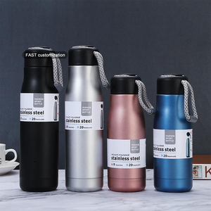 Personnalisation rapide, bouteille d'eau isotherme à <span class=keywords><strong>double</strong></span> paroi sans BPA de 500 ml avec corde - Product Image 1