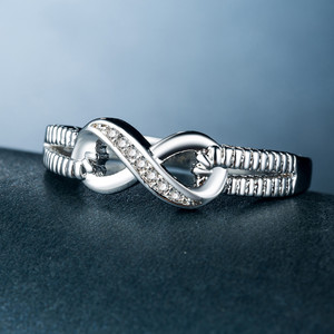 Anello in cristallo color argento per donna, accessori minimalisti per la moda quotidiana e per le feste - Product Image 4