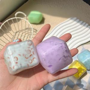 Cubos Coloridos de TPR Hechos a Mano, los Más Populares, Pelota Antiestrés de Rebote Lento, Juguetes Sensoriales Suaves para Niños y Niñas - Product Image 2