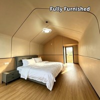 Cabane de glamping modulaire personnalisable en acier léger, panneaux sandwich, étanche, résistante au feu, installation facile pour hôtels et complexes hôteliers