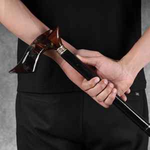 Bastón de Madera Clásico con Acabado en Madera y Mango de Resina Moderna que Mejora la Seguridad y la Elegancia en la Artesanía de Resina - Product Image 1