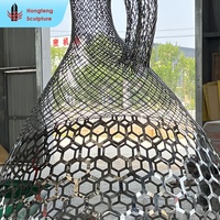 Escultura de figura abstracta creativa hexagonal grande personalizada para exteriores, escultura hueca de arte corporal humano, estatua perforada de acero inoxidable