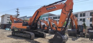 Excavadora Naranja Nueva de Alta Calidad de 45 Toneladas DX450, Máquina Hidráulica de Minería con Orugas Pesadas, Cucharón de 3m, Motor Hitachi de Gran Potencia - Product Image 3