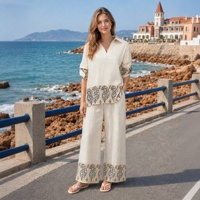 Ensemble deux pièces en coton et lin doux pour femme, haut à col rabattu avec imprimé paisley et pantalon ample à jambes larges, tenue de plage estivale