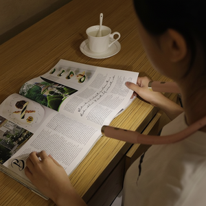 Lampe de lecture pour le cou flexible-Lampe de livre rechargeable par USB, lumière LED mains libres pour la lecture, lampe de nouveauté portable avec réglage - Product Image 1