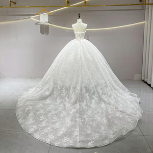 JFH39 Elegante Vestido de Novia Moderno sin Tirantes con Cola Capilla, Flores de Satén y Bordado de Cristal - Product Image 2