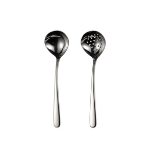 Logo personnalisé SUS304 cuillère à soupe de service passoire sauce cuillères à soupe louche en acier inoxydable cuillères de service <span class=keywords><strong>pour</strong></span> la <span class=keywords><strong>cuisine</strong></span> à domicile - Product Image 1