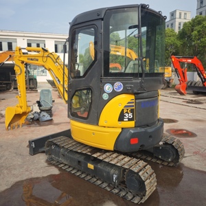 รถขุดขนาดเล็ก Komatsu PC35MR มือสองจากญี่ปุ่นแท้ น้ำหนัก 3.5 ตัน แบบหางสั้น พร้อมสายเบรกเกอร์ - Product Image 1