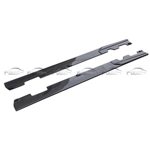 สเกิร์ตข้างคาร์บอนไฟเบอร์ทรง V สำหรับรถเมอร์เซเดสเบนซ์ E-Class W212 E63 จำนวน 4 ชิ้น  สำหรับปี 2010 - 2013 ชุดแต่งรถยนต์ - Product Image 2