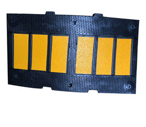 उच्च गुणवत्ता वाले रबर पोर्टेबल राजमार्ग उपकरण सड़क रिट्रेटेबल गति बम्प रोड बम्प - Product Image 2