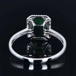 Classique européen <span class=keywords><strong>diamant</strong></span> bijoux en pierres précieuses avec <span class=keywords><strong>prix</strong></span> 18k or 0.85ct naturel vert vif émeraude <span class=keywords><strong>bague</strong></span> pour les femmes - Product Image 4