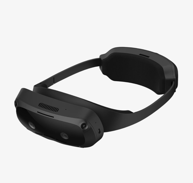 Head Mounted Camera System Multi-Channel Device for AI Robot Training