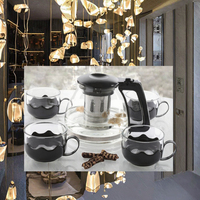 Set Hadiah Teko Teh Kaca Tahan Panas Ramah Lingkungan Desain Klasik dengan Infuser Bunga Teh Kopi 5-Piece dan Tutup dari Baja Tahan Karat