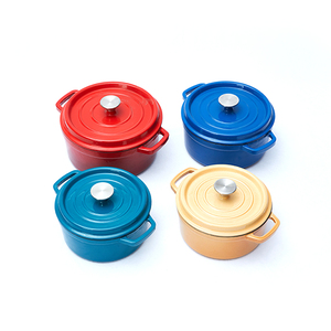 <span class=keywords><strong>Cocotte</strong></span> <span class=keywords><strong>en</strong></span> <span class=keywords><strong>fonte</strong></span> minimaliste personnalisée avec revêtement émaillé, écologique, style français - Product Image 3