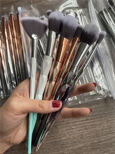 Juego de <span class=keywords><strong>Brochas</strong></span> de Maquillaje Nuevas, 20 Piezas, Juego de <span class=keywords><strong>Brochas</strong></span> de Maquillaje con Mango Colorido y Diseño Degradado de Diamantes - Product Image 2
